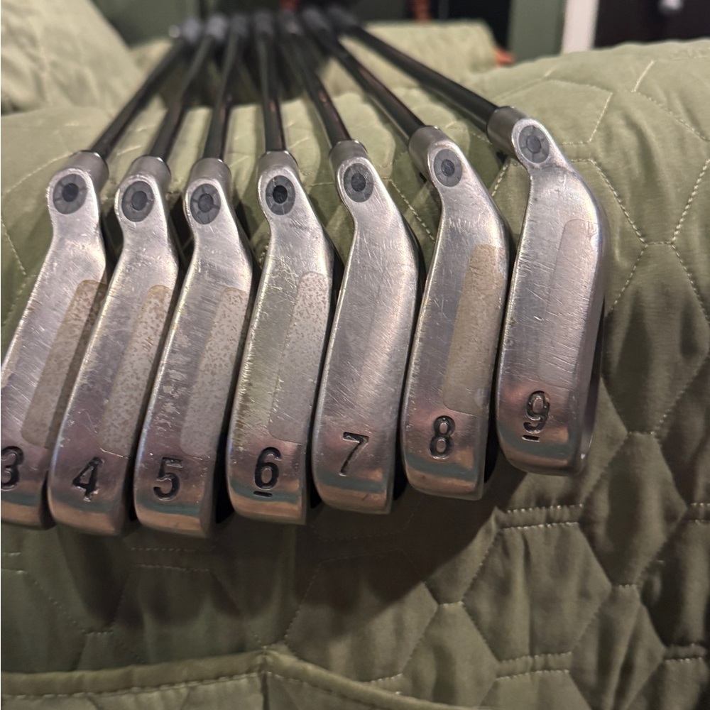 NEW GOLFER? IRON SET and 3 HYBRID GREAT BIG BERTHA TUNGSTEN TITANIUM IRONS RH